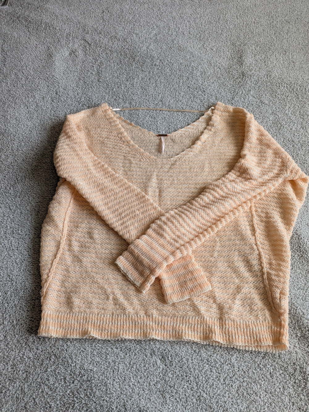 🌼B2G1🌼 Free People Peach V-Neck Lightweight Knit Sweater